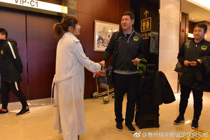 安家人很清楚，老爷子其实也很想知道这位神通广大的恩公到底是谁。
